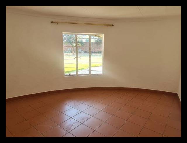 5 BEDROOM HOUSE FOR SALE IN BENONI AH